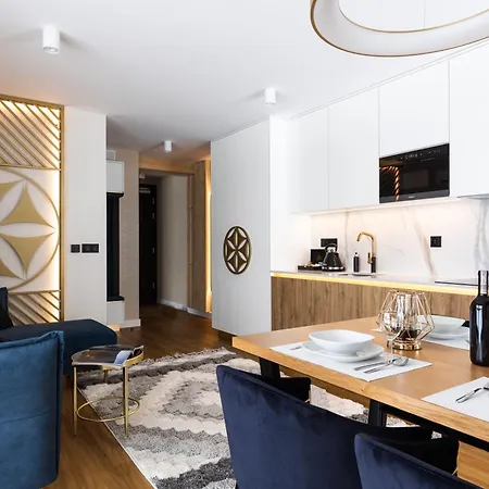 Апартаменты Goralski Family & *