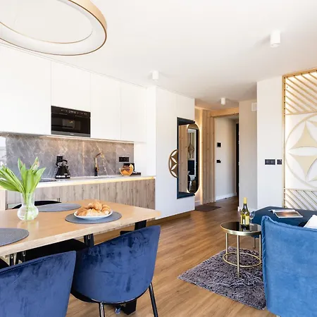 Goralski Family & Apartment *