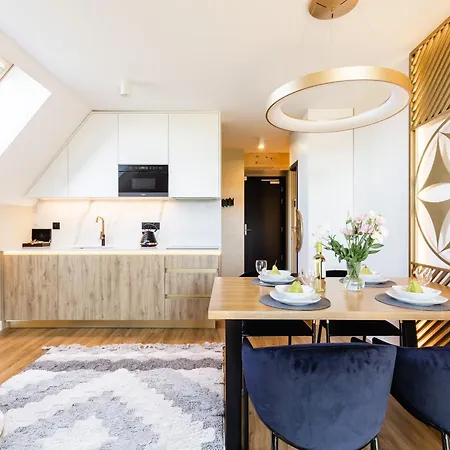 Goralski Family & Apartment *